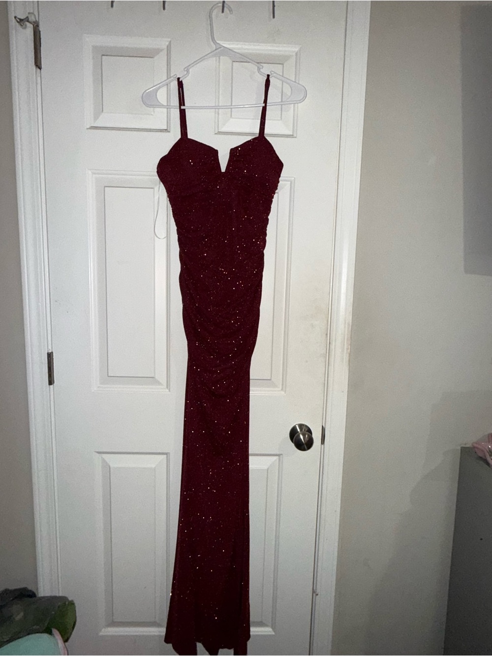 Emerald Sundae Burgundy Glitter Ruched Spaghetti-Strap Gown